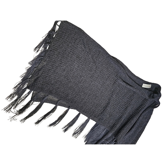 Draper's & Damon's cold shoulder fringe top. Size M - Picture 4 of 8